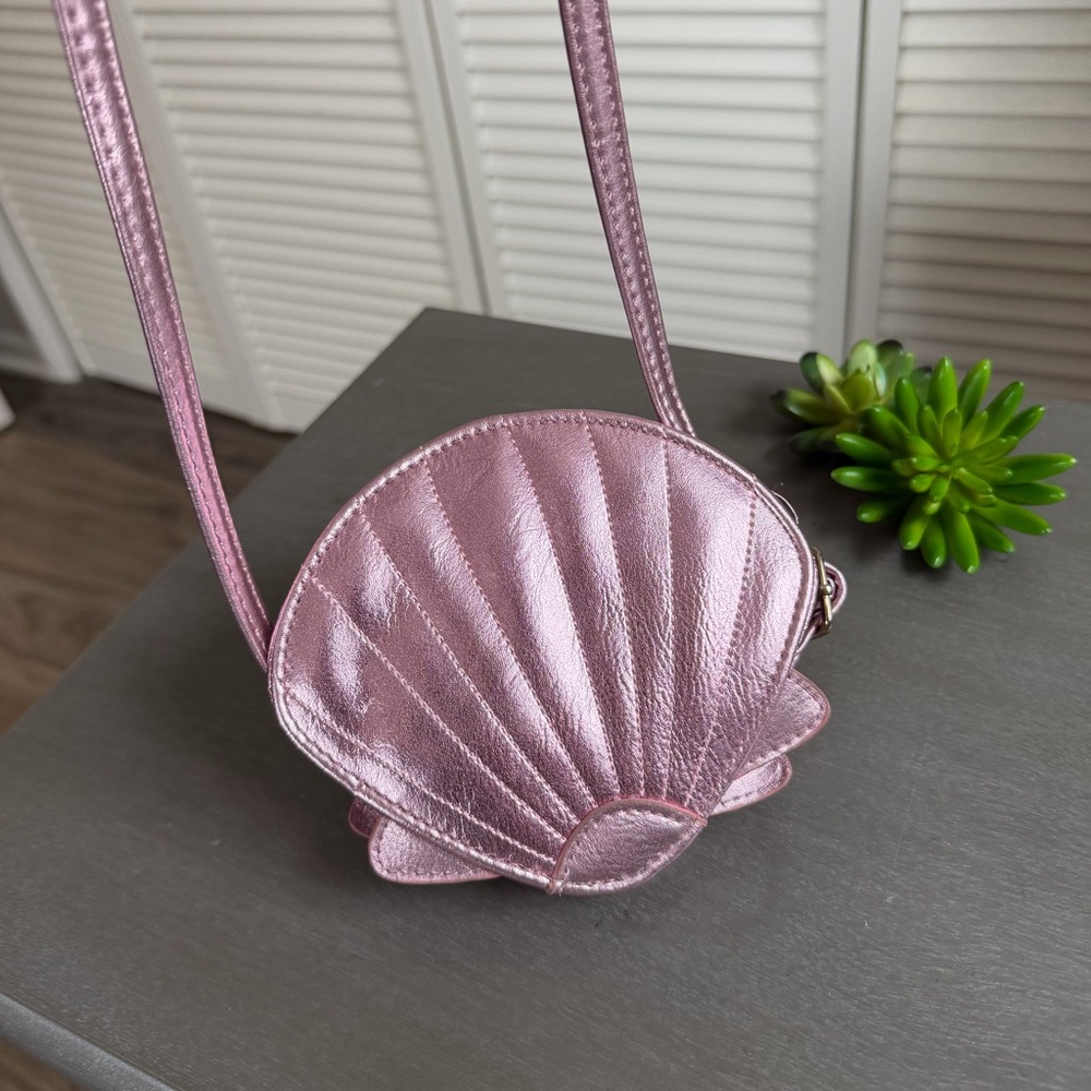 Y2K metallic pink sea shell small shoulder bag Zara Larsson
